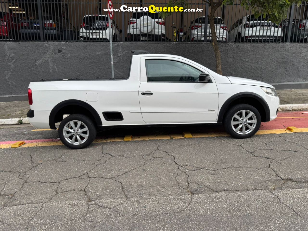 VOLKSWAGEN   SAVEIRO 1.6 MI 1.6 MI TOTAL FLEX 8V   BRANCO 2013 1.6 FLEX - Loja