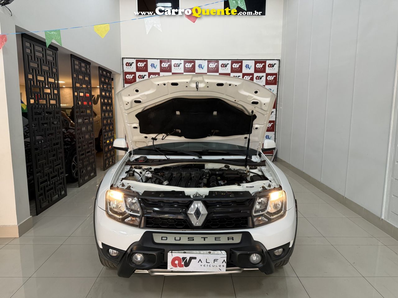 RENAULT   DUSTER DYNAMIQUE 2.0 FLEX 16V AUT.   BRANCO 2017 2.0 FLEX - Loja