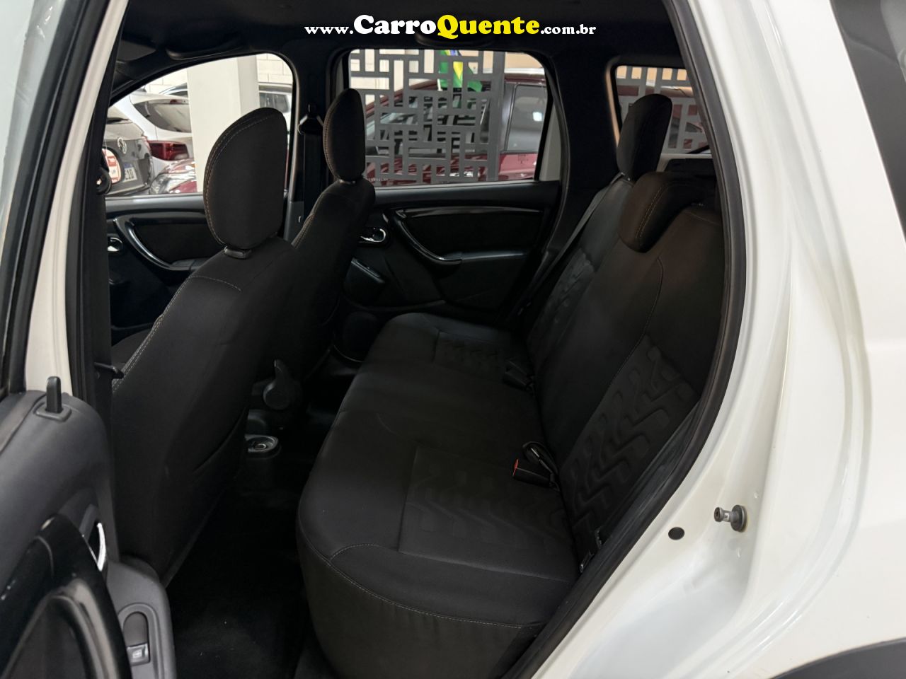RENAULT   DUSTER DYNAMIQUE 2.0 FLEX 16V AUT.   BRANCO 2017 2.0 FLEX - Loja
