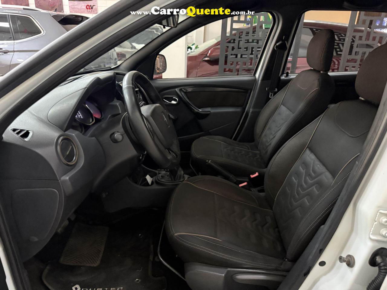 RENAULT   DUSTER DYNAMIQUE 2.0 FLEX 16V AUT.   BRANCO 2017 2.0 FLEX - Loja