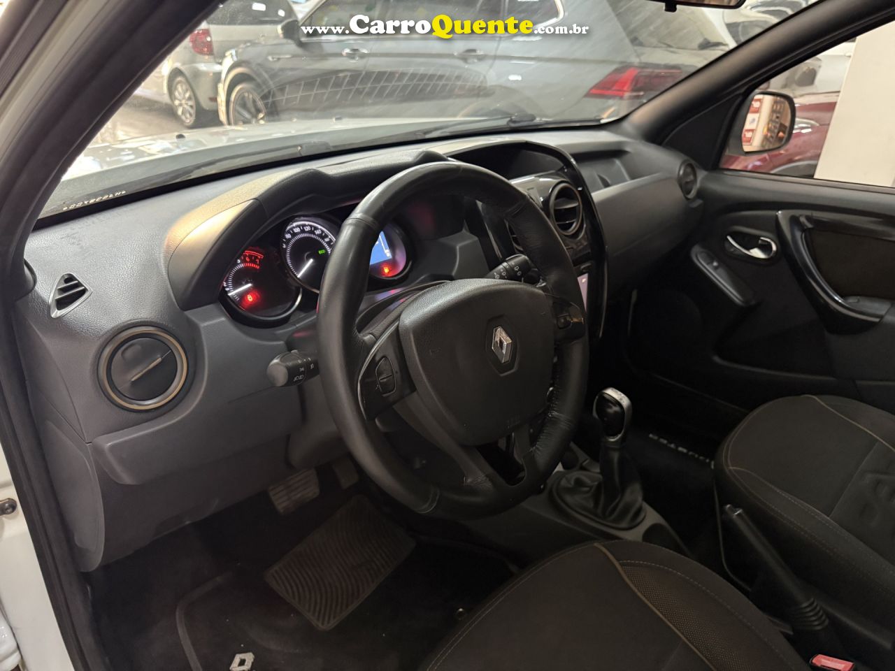 RENAULT   DUSTER DYNAMIQUE 2.0 FLEX 16V AUT.   BRANCO 2017 2.0 FLEX - Loja