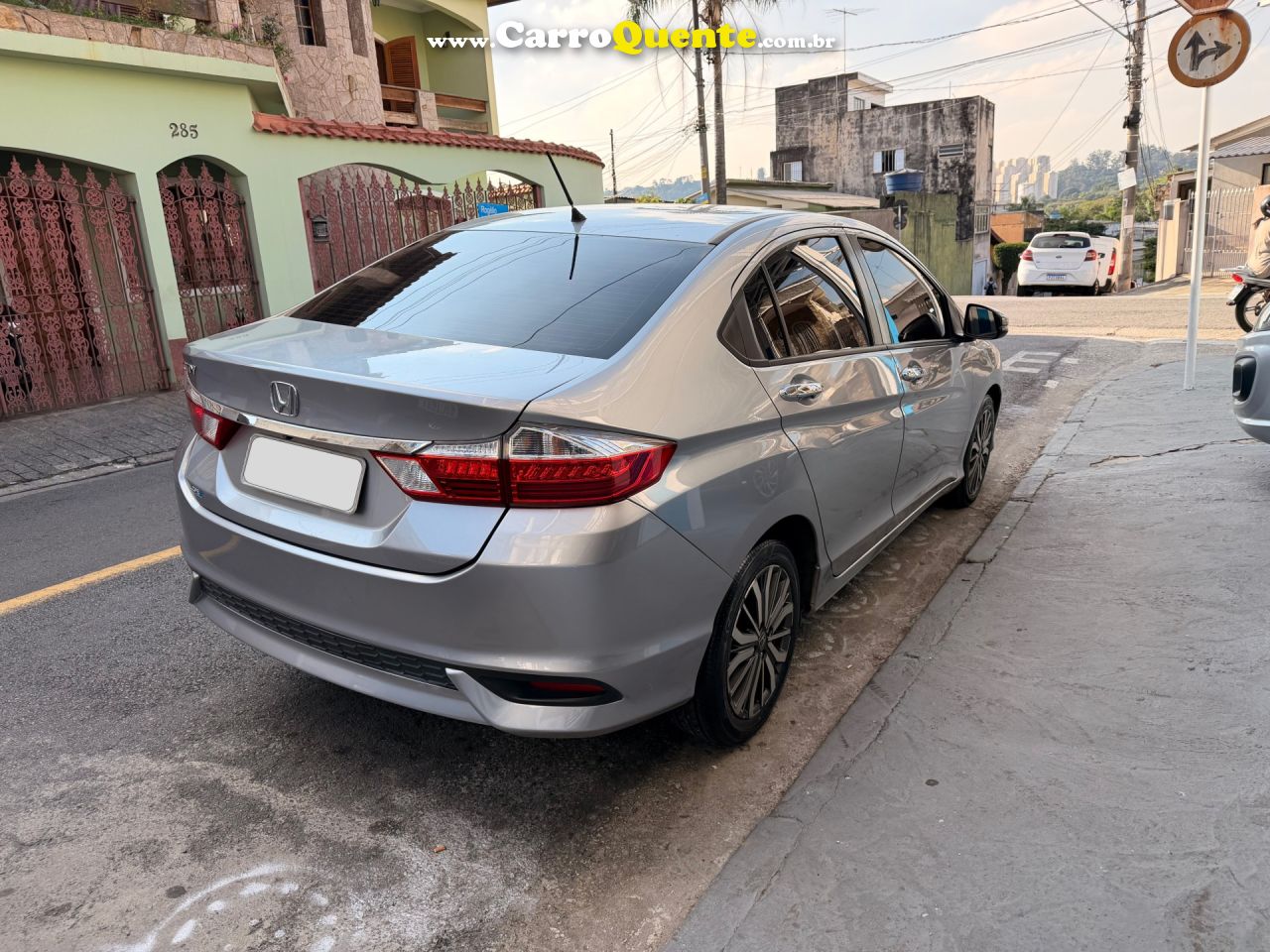 HONDA   CITY SEDAN EXL 1.5 FLEX  16V 4P AUT.   PRATA 2018 1.5 FLEX - Loja