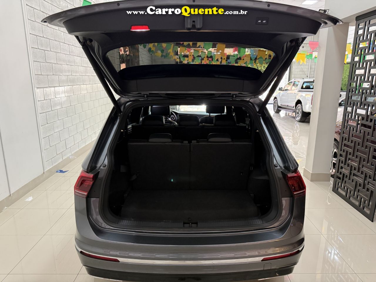 VOLKSWAGEN   TIGUAN ALLSPAC R-LINE 350 TSI 2.0 4X4   CINZA 2018 2.0 GASOLINA - Loja