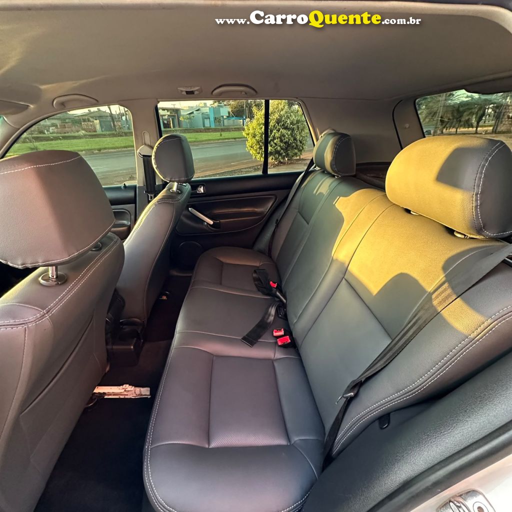 VOLKSWAGEN   GOLF SPORTLINE 1.6 MI TOTAL FLEX 8V 4P   BRANCO 2011 1.6 FLEX - Loja