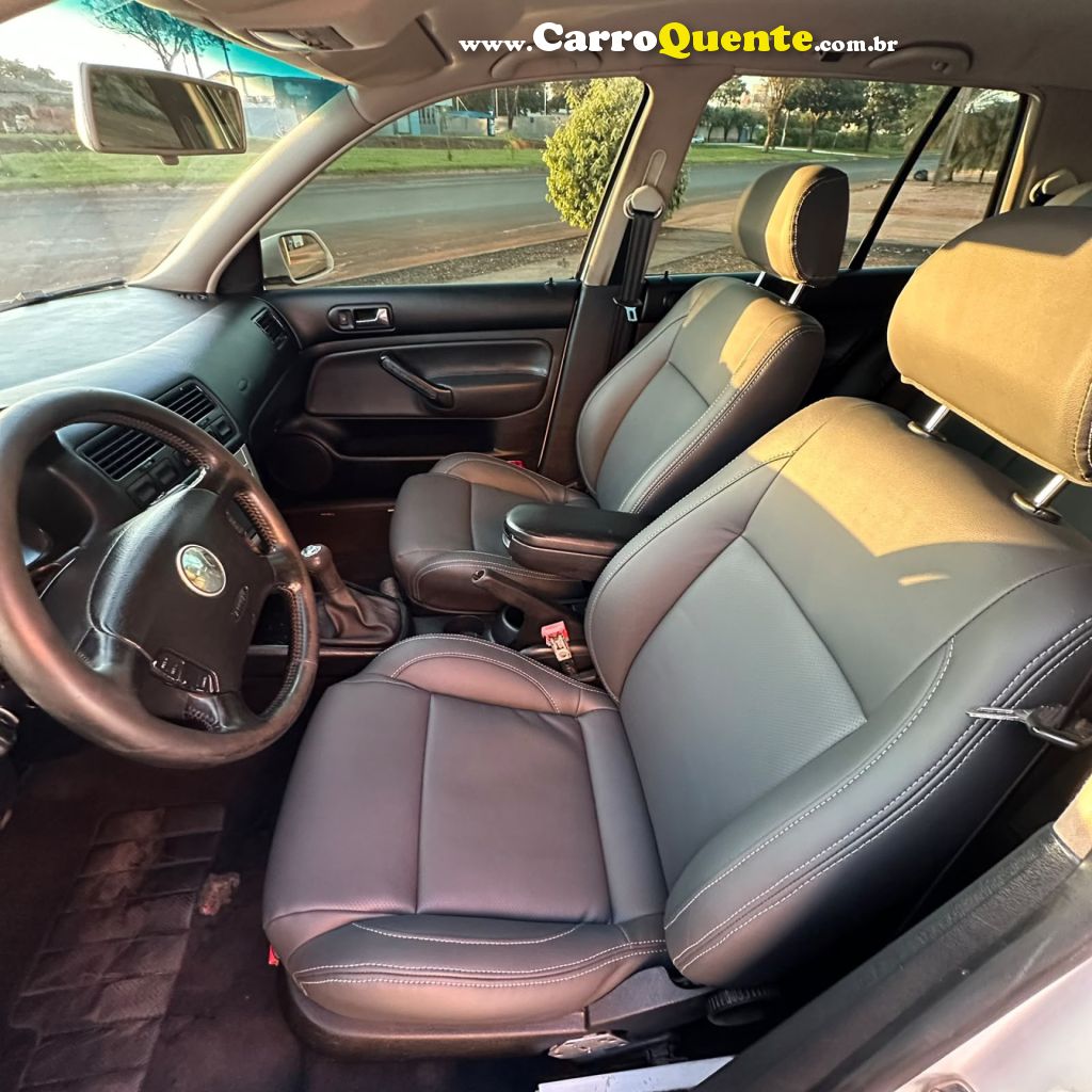 VOLKSWAGEN   GOLF SPORTLINE 1.6 MI TOTAL FLEX 8V 4P   BRANCO 2011 1.6 FLEX - Loja