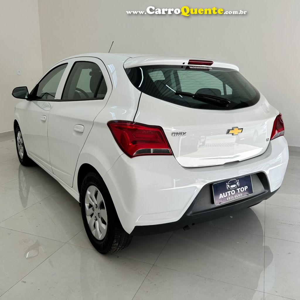 CHEVROLET   ONIX HATCH LT 1.0 8V FLEXPOWER 5P MEC.   BRANCO 2019 1.0 FLEX - Loja