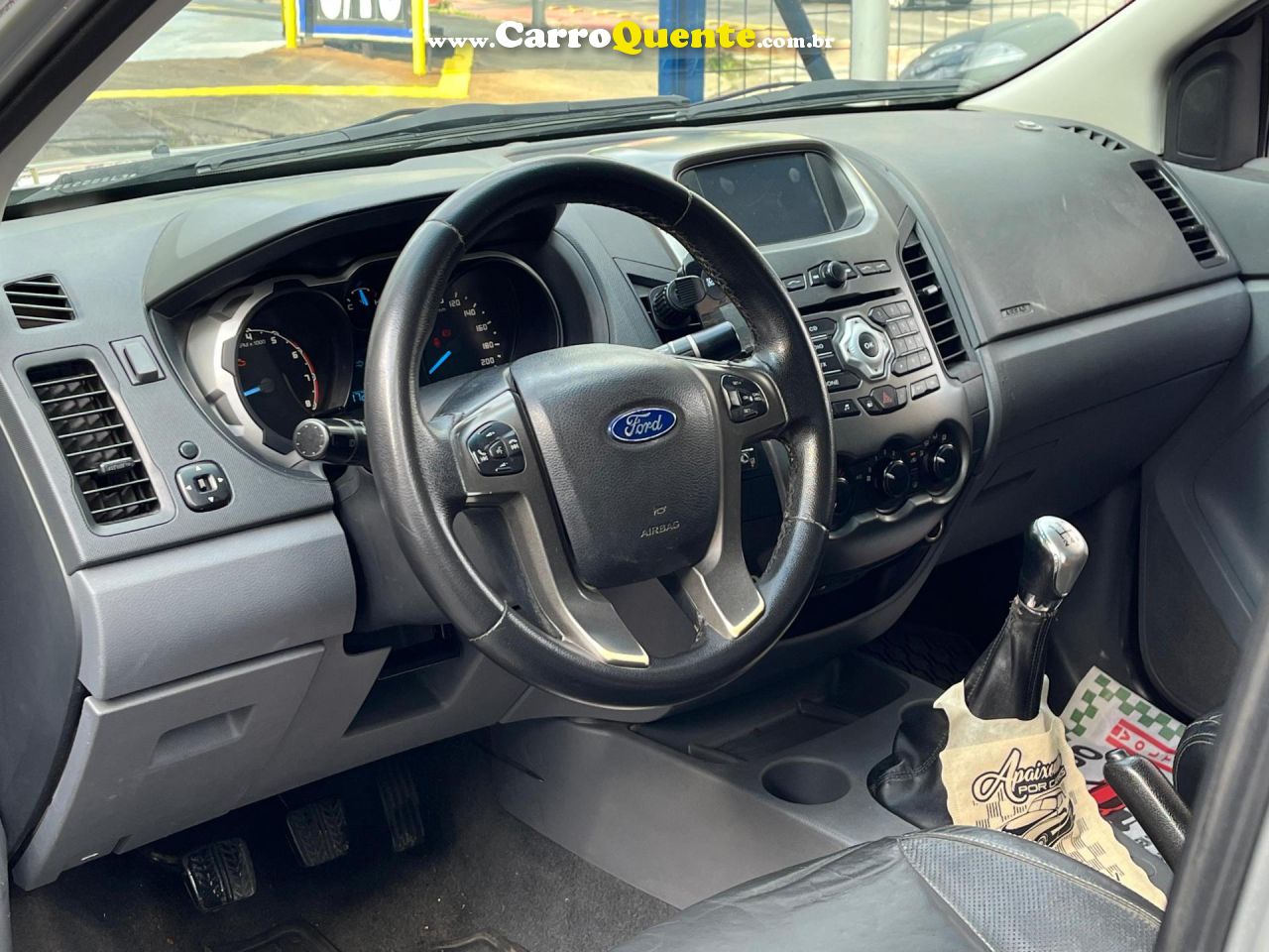 FORD   RANGER XLS 2.5 16V 4X2 CS FLEX   PRATA 2015 2.5 FLEX E GÁS NATURAL - Loja