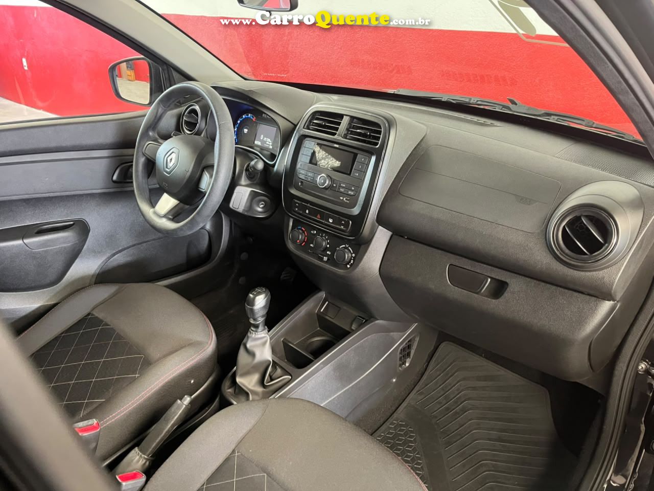 RENAULT   KWID ZEN 1.0 FLEX 12V 5P MEC.   PRETO 2024 1.0 FLEX - Loja