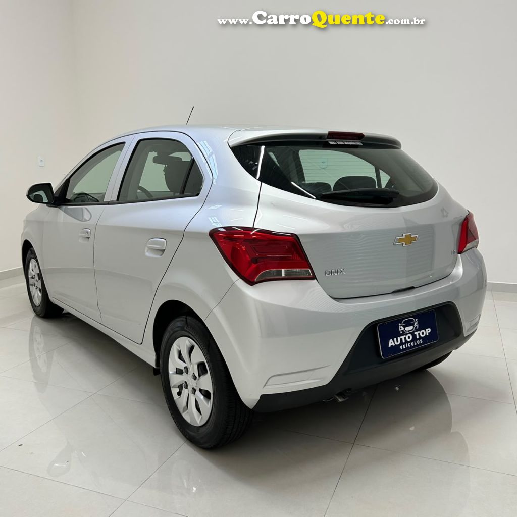 CHEVROLET   ONIX HATCH LT 1.0 8V FLEXPOWER 5P MEC.   PRATA 2019 1.0 FLEX - Loja
