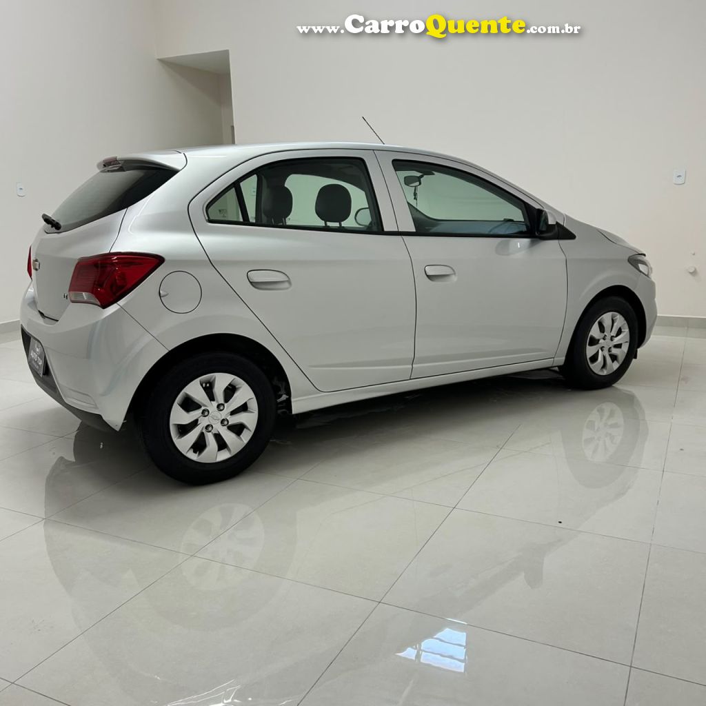CHEVROLET   ONIX HATCH LT 1.0 8V FLEXPOWER 5P MEC.   PRATA 2019 1.0 FLEX - Loja