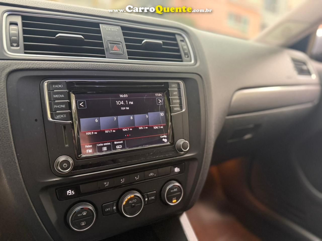 VOLKSWAGEN   JETTA COMFORTLINE 1.4 TSI 16V 4P AUT.   CINZA 2018 1.4 GASOLINA - Loja