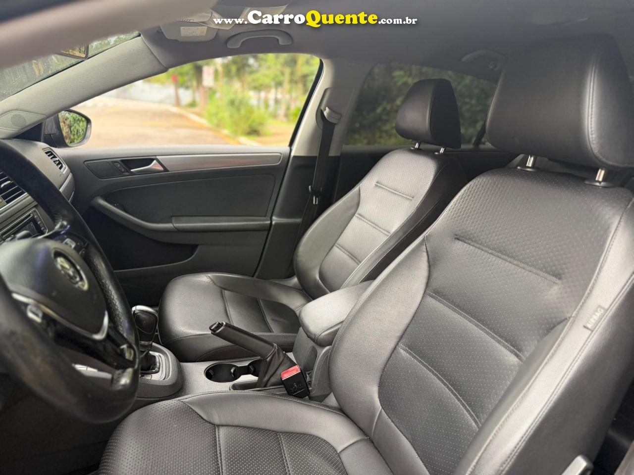 VOLKSWAGEN   JETTA COMFORTLINE 1.4 TSI 16V 4P AUT.   CINZA 2018 1.4 GASOLINA - Loja