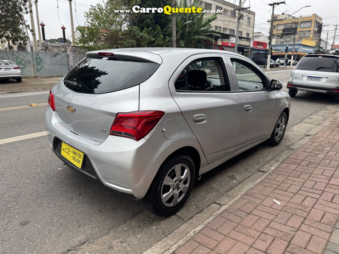 CHEVROLET   ONIX HATCH LT 1.0 8V FLEXPOWER 5P MEC.   PRATA 2019 1.0 FLEX - Loja