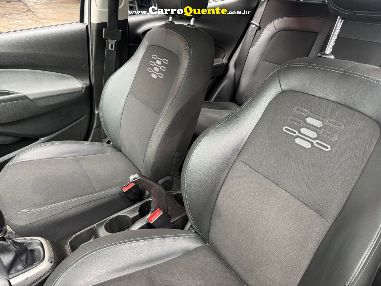 CHEVROLET   ONIX HATCH LT 1.0 8V FLEXPOWER 5P MEC.   PRATA 2019 1.0 FLEX - Loja