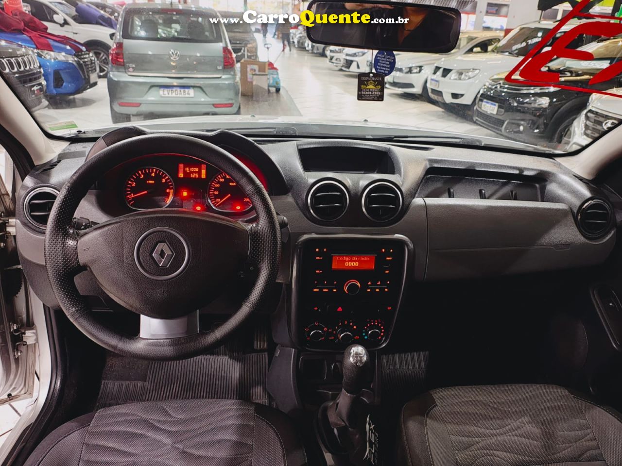 RENAULT   DUSTER DYNAMIQUE 1.6 FLEX 16V MEC.   PRATA 2013 1.6 FLEX - Loja
