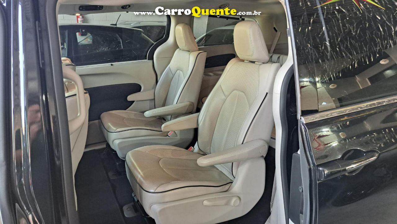 CHRYSLER   CHRYSLER PACIFICA 3.6 V6 E-HYBRID LIMITED    PRETO 2018 3.6 GASOLINA E ELÉTRICO - Loja