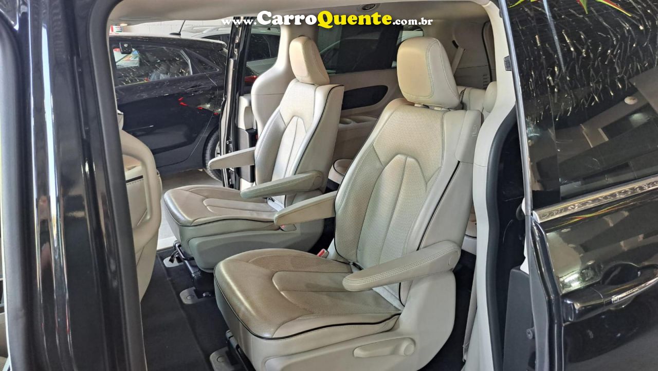 CHRYSLER   CHRYSLER PACIFICA 3.6 V6 E-HYBRID LIMITED    PRETO 2018 3.6 GASOLINA E ELÉTRICO - Loja