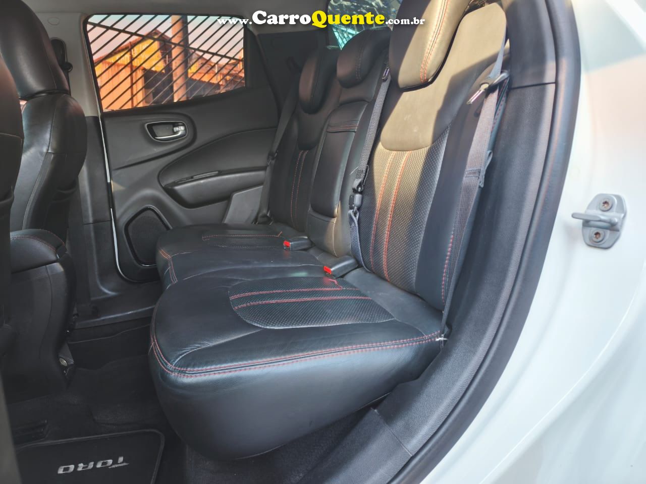 FIAT   TORO FREEDOM 2.0 16V 4X4 DIESEL AUT.   BRANCO 2019 2.0 DIESEL - Loja