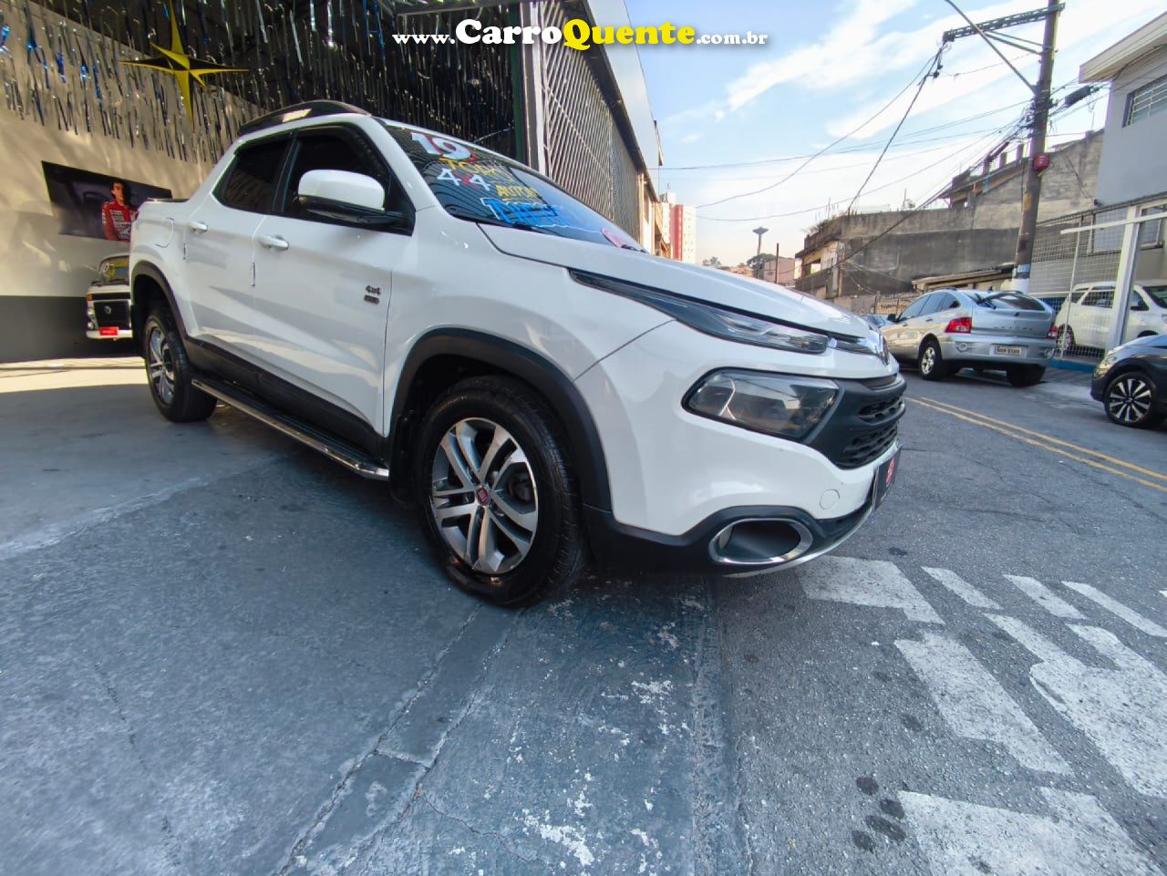 FIAT   TORO FREEDOM 2.0 16V 4X4 DIESEL AUT.   BRANCO 2019 2.0 DIESEL - Loja