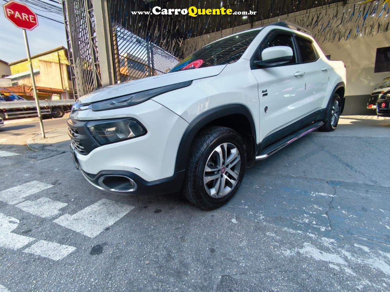 FIAT   TORO FREEDOM 2.0 16V 4X4 DIESEL AUT.   BRANCO 2019 2.0 DIESEL - Loja