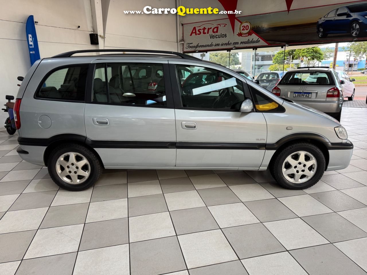 Zafira Elite 2.0 (Flex) (Aut) 2010/2009 Chevrolet - Loja