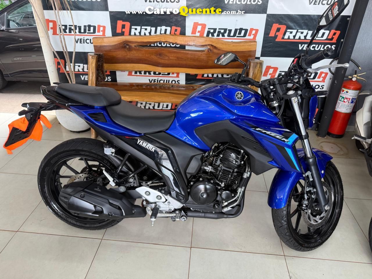 YAMAHA    FAZER 250CC CONNECTED   AZUL 2025 250CC GASOLINA - Loja