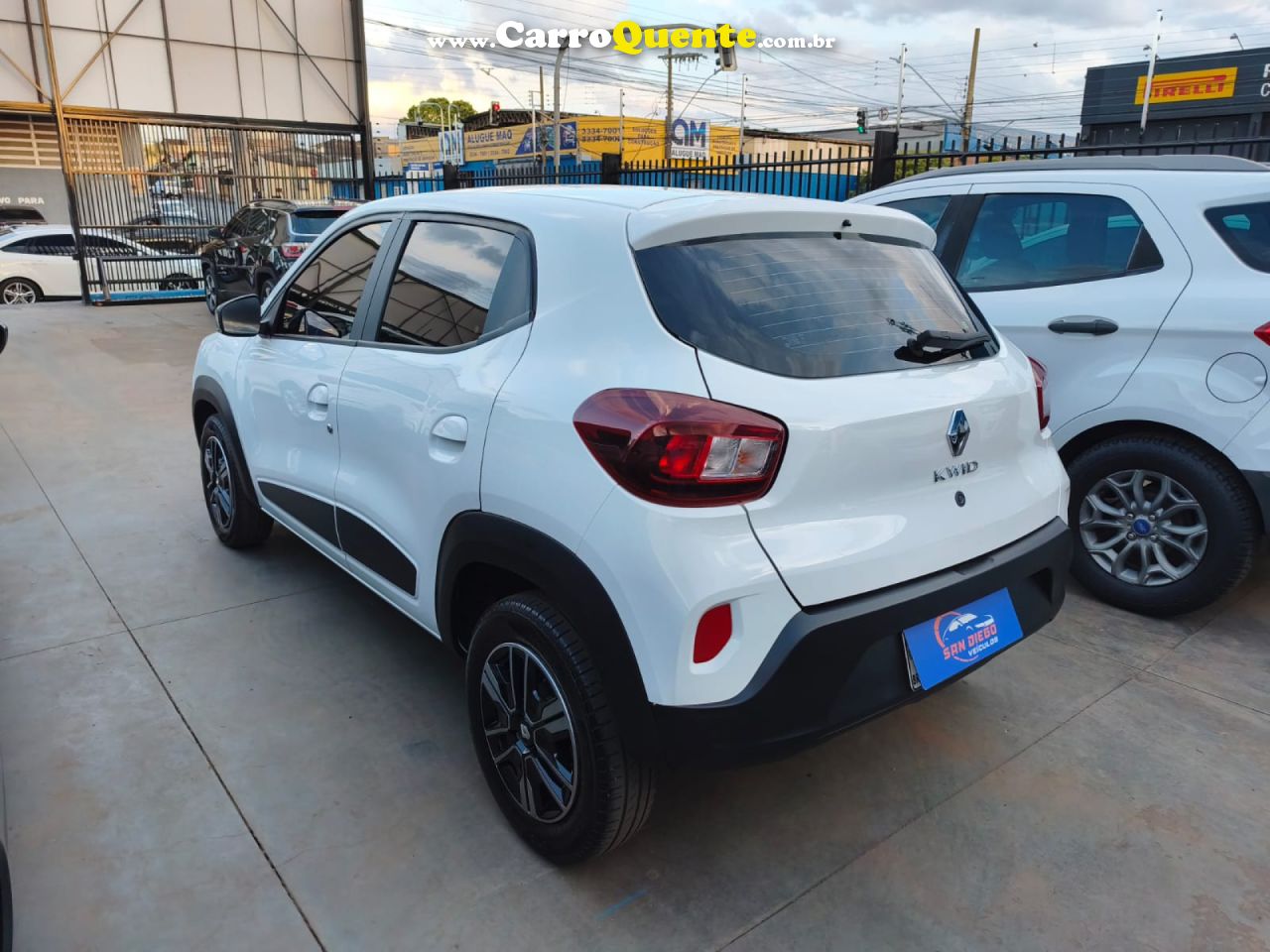 RENAULT   KWID INTENSE 1.0 FLEX 12V 5P MEC.   BRANCO 2025 1.0 FLEX - Loja