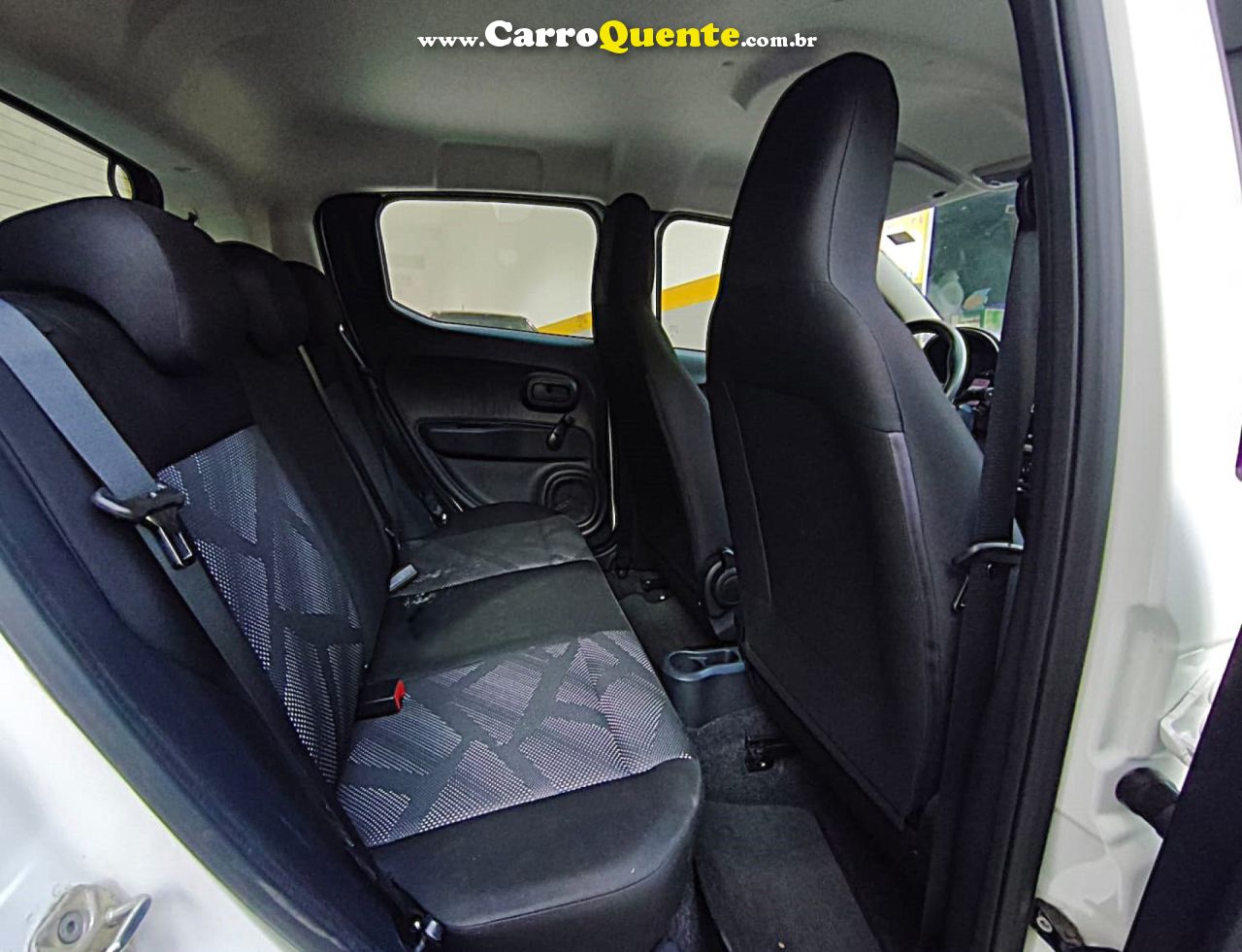 FIAT   MOBI LIKE 1.0 FIRE FLEX 5P.   BRANCO 2023 1.0 FLEX - Loja