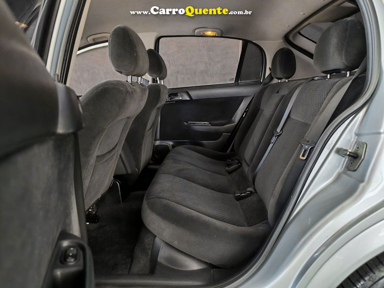 CHEVROLET ASTRA 2.0 MPFI ADVANTAGE 8V 2010/2011 - Loja