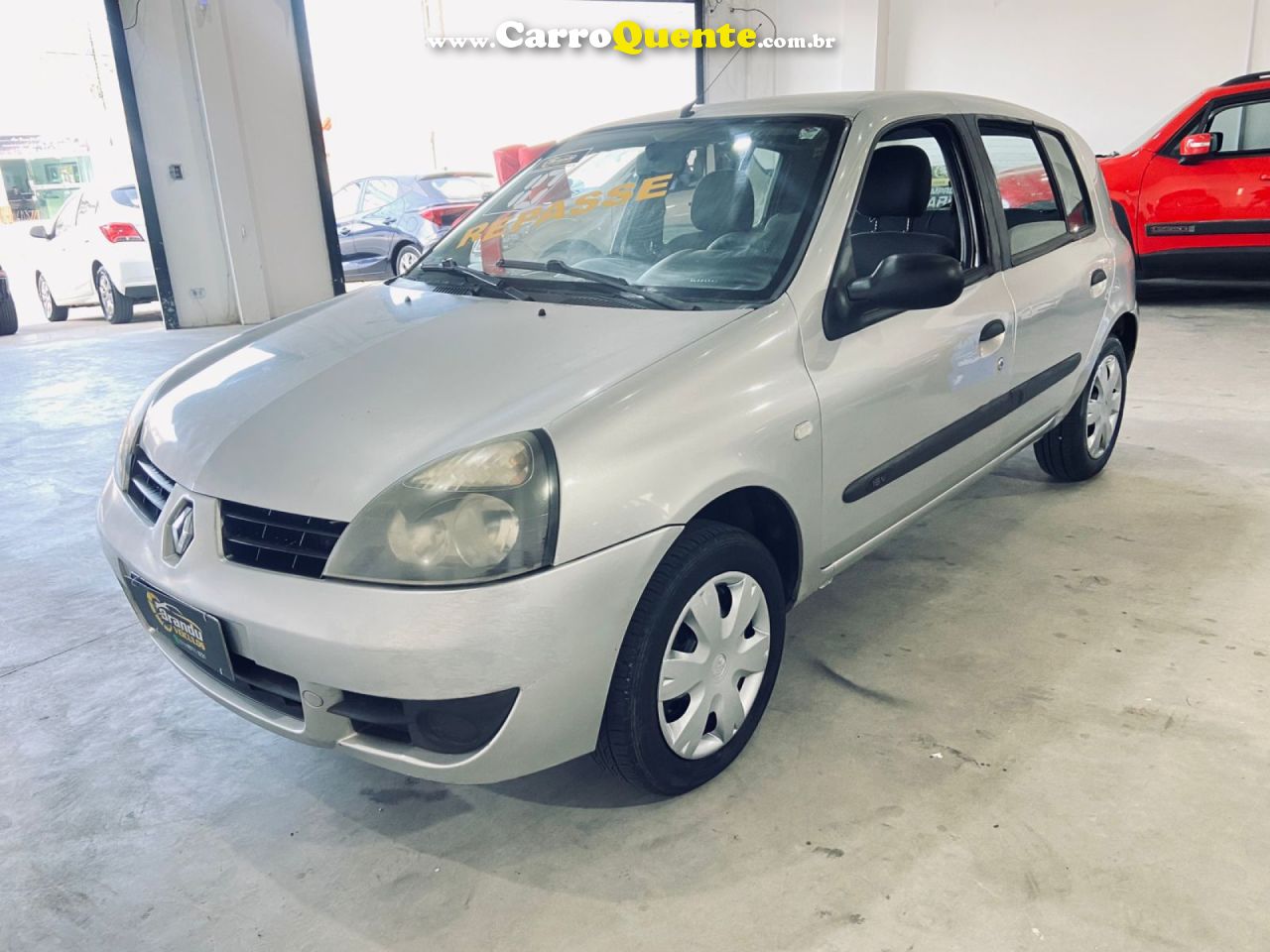RENAULT   CLIO CAMPUS HI-FLEX 1.0 16V 5P   PRATA 2010 1.0 GASOLINA - Loja