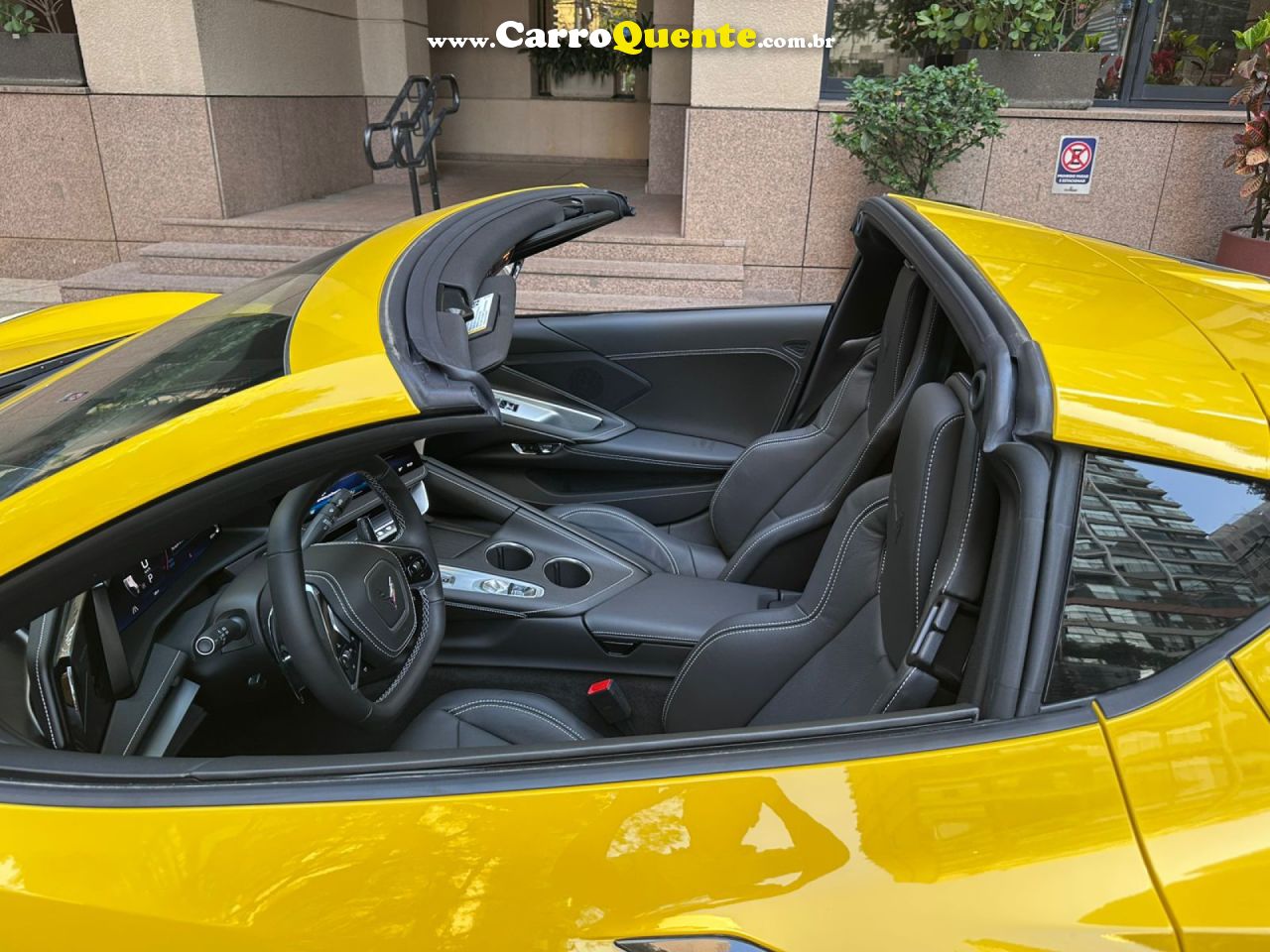 CHEVROLET   6.2 V8 LT1 GASOLINA STINGRAY CONVERSIVEL AUTOMÁTICO   AMARELO 2026 6.2 GASOLINA - Loja