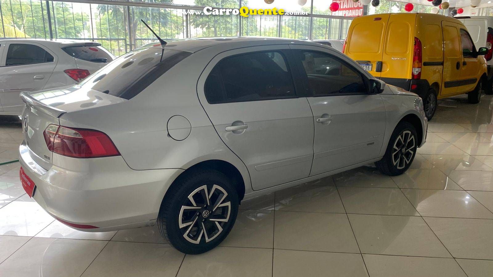 VOLKSWAGEN VOYAGE 1.6 MSI TOTALFLEX COMFORTLINE 2017 - Loja