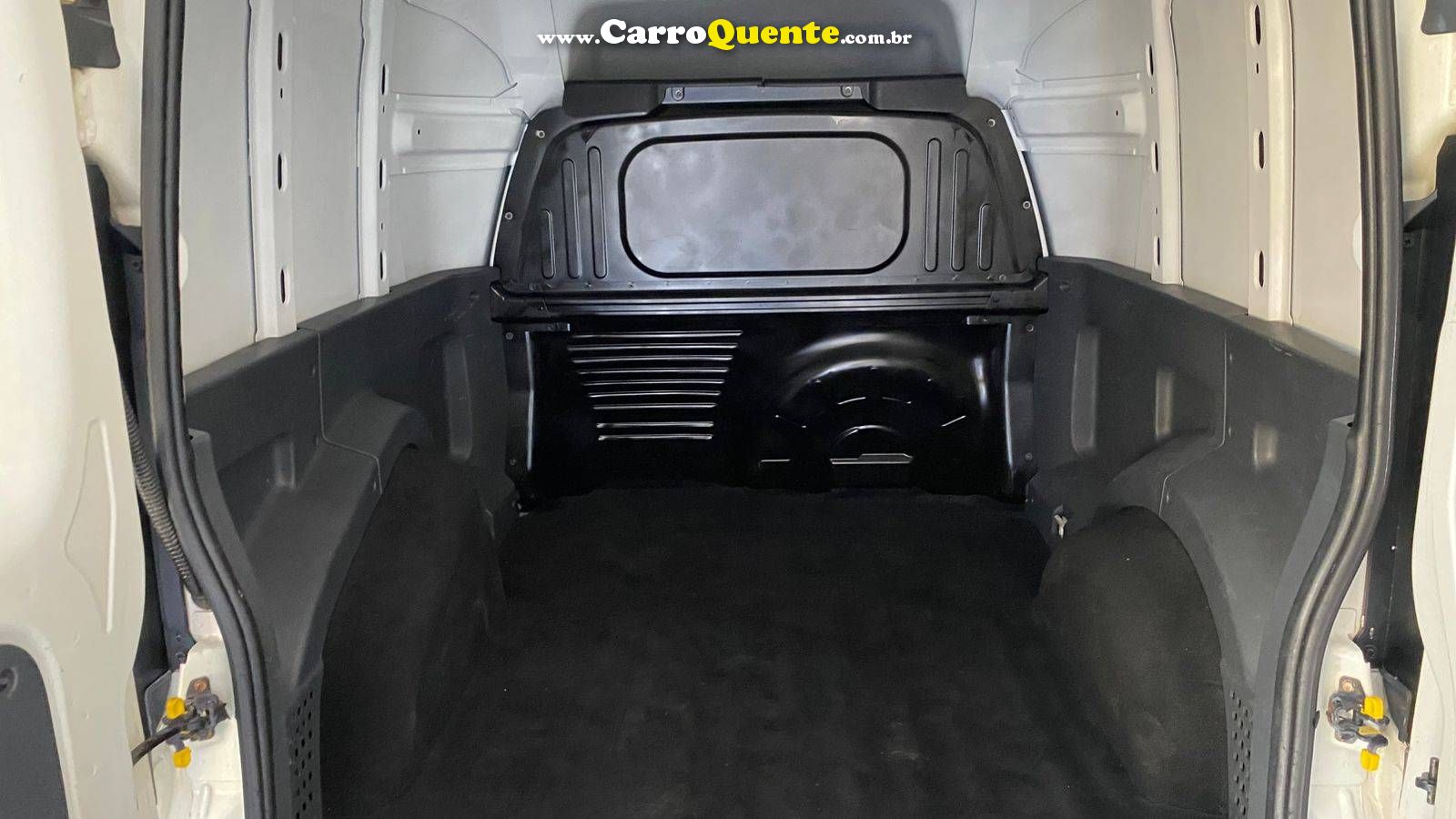 FIAT FIORINO 1.4 MPI FURGAO HARD WORKING 8V 2020 - Loja