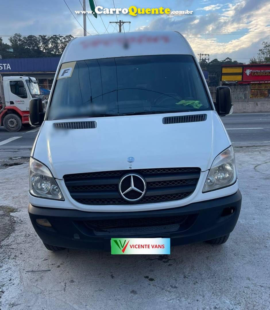 MERCEDES-BENZ SPRINTER 2.2 415 CDI VAN 16 LUGARES TETO ALTO 16V BI-TURBO 2013 - Loja