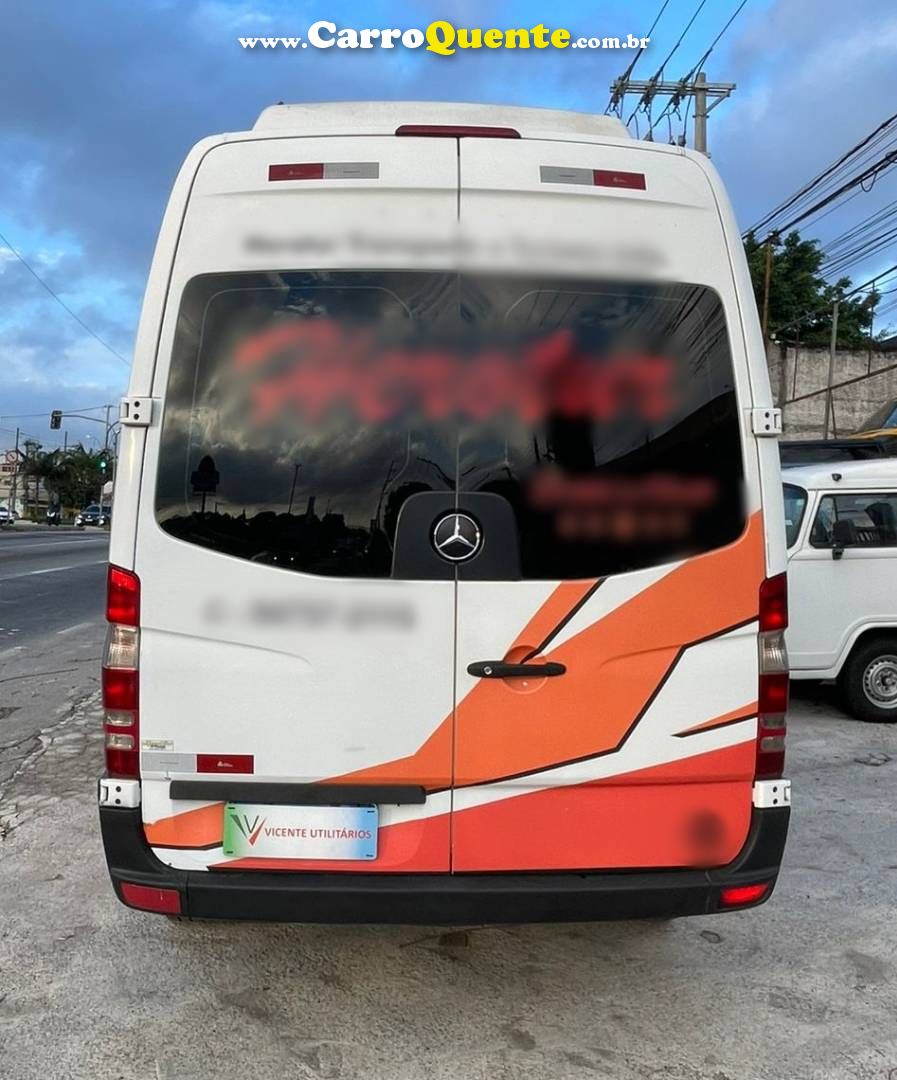 MERCEDES-BENZ SPRINTER 2.2 415 CDI VAN 16 LUGARES TETO ALTO 16V BI-TURBO 2013 - Loja