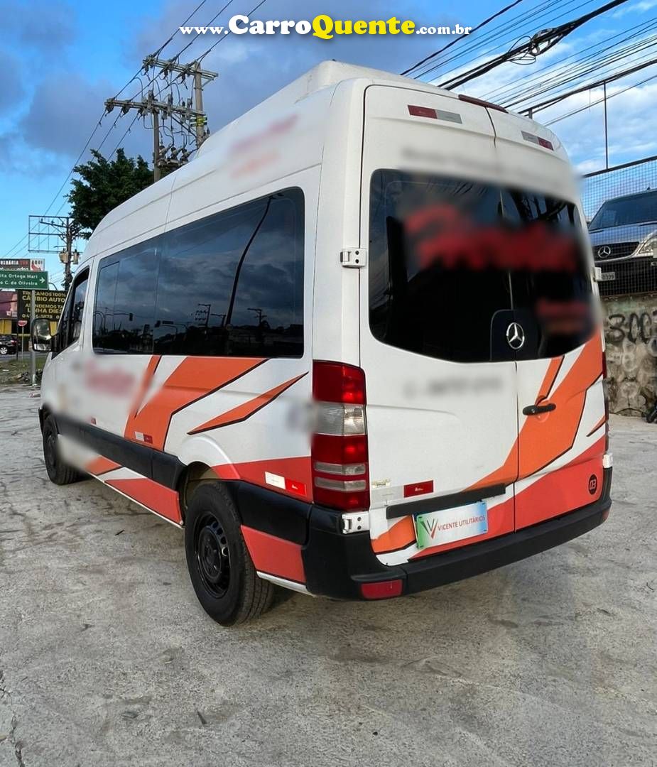 MERCEDES-BENZ SPRINTER 2.2 415 CDI VAN 16 LUGARES TETO ALTO 16V BI-TURBO 2013 - Loja