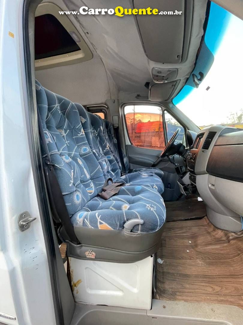 MERCEDES-BENZ SPRINTER 2.2 415 CDI VAN 16 LUGARES TETO ALTO 16V BI-TURBO 2013 - Loja