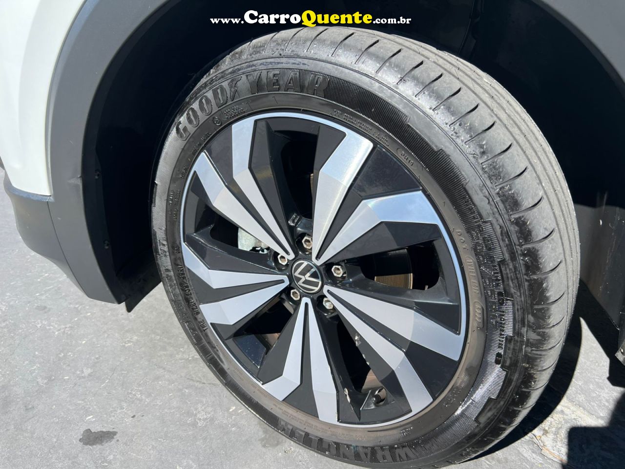 VOLKSWAGEN   T-CROSS HIG. 250 TSI 1.4 FLEX 16V 5P AUT   BRANCO 2023 1.4 FLEX - Loja