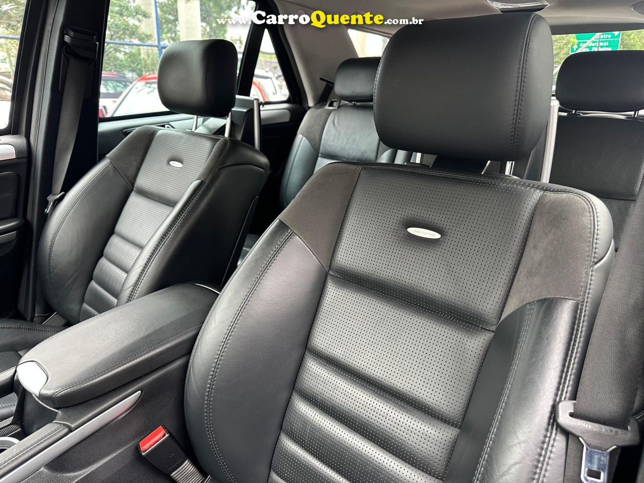 MERCEDES-BENZ   ML-63 AMG 6.2 V8 32V 510CV   PRETO 2010 6.2 V8 GASOLINA - Loja