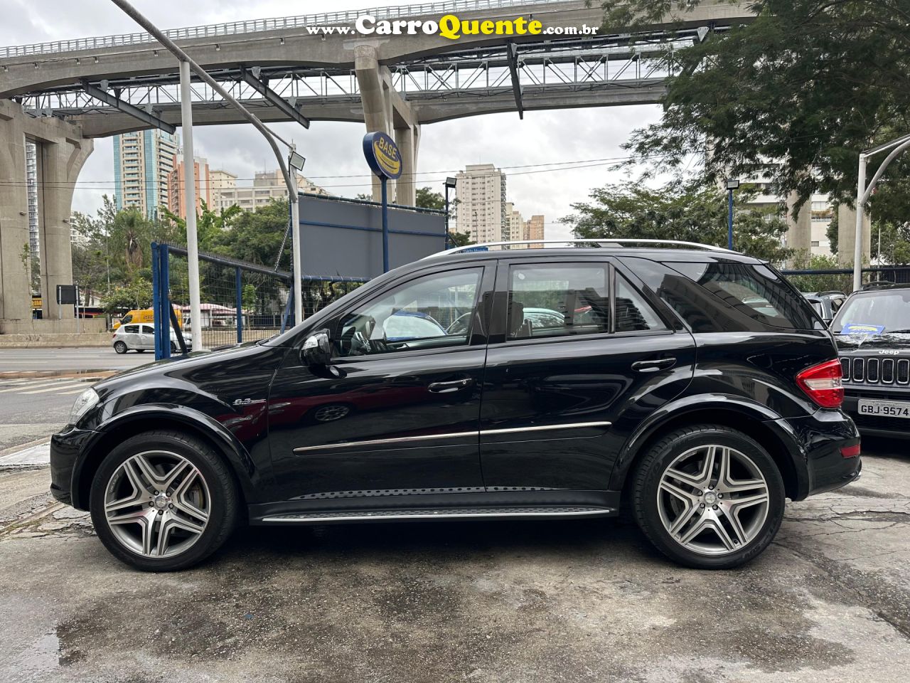 MERCEDES-BENZ   ML-63 AMG 6.2 V8 32V 510CV   PRETO 2010 6.2 V8 GASOLINA - Loja