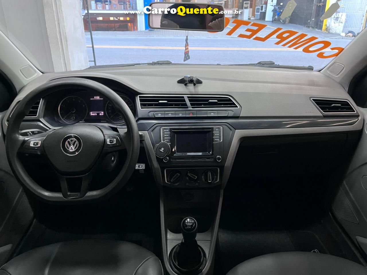 VOLKSWAGEN   NOVO VOYAGE CL MBV   CINZA 2017 1.6 FLEX E GÁS NATURAL - Loja
