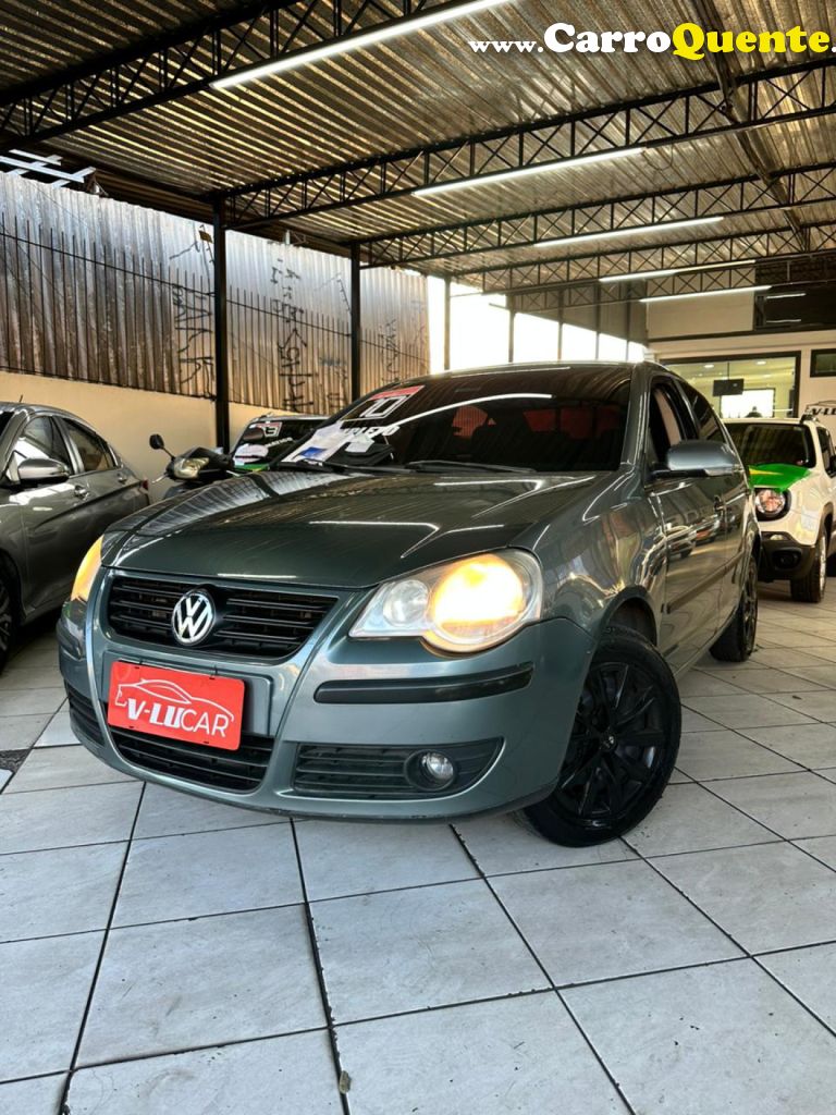VOLKSWAGEN   POLO SEDAN I MOTION  1.6 TOTAL FLEX  4P   CINZA 2010 1.6 FLEX - Loja