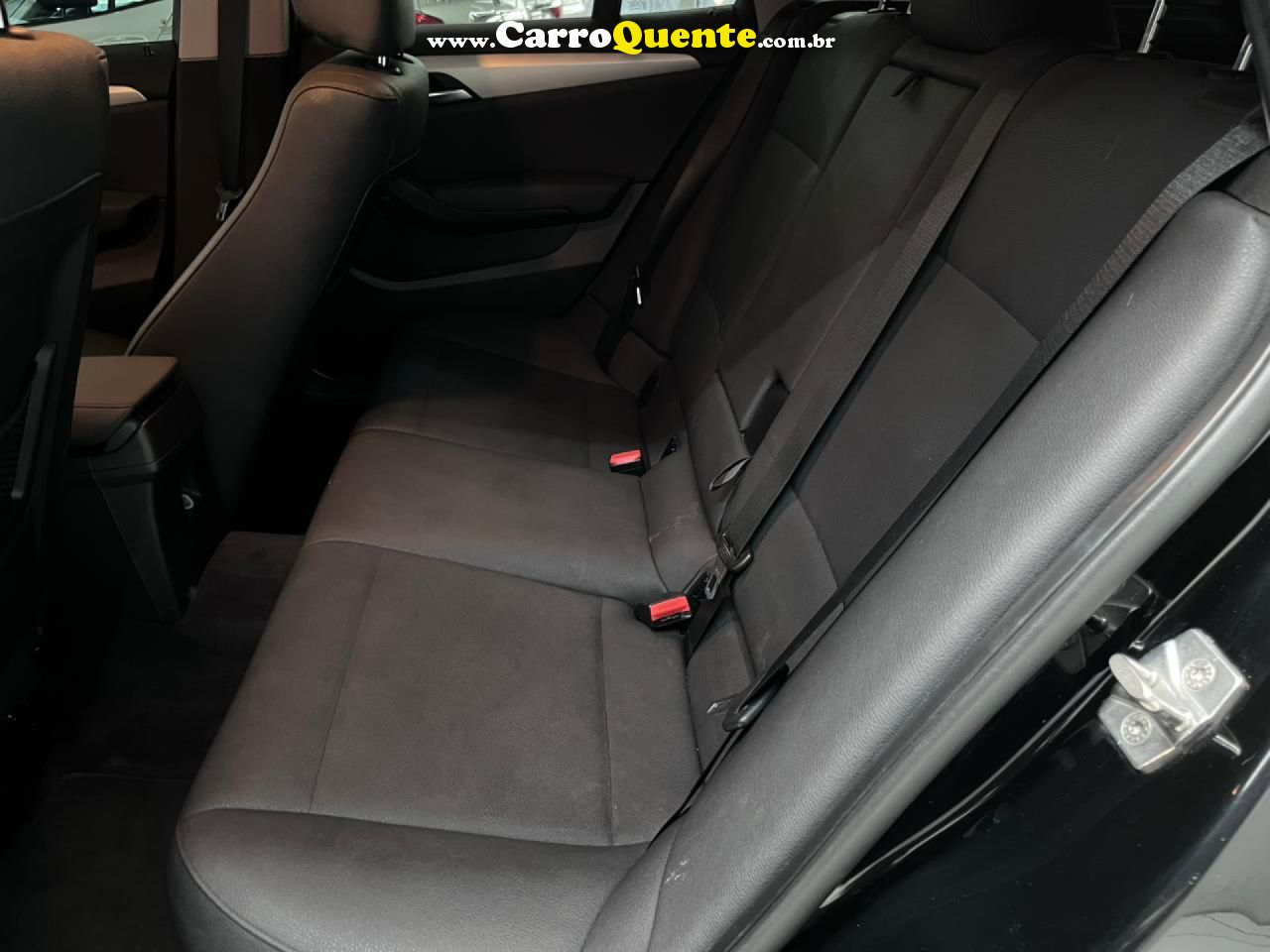 BMW   BMW X1 SDRIVE1 8I VL 31   PRETO 2013 2.0 GASOLINA - Loja