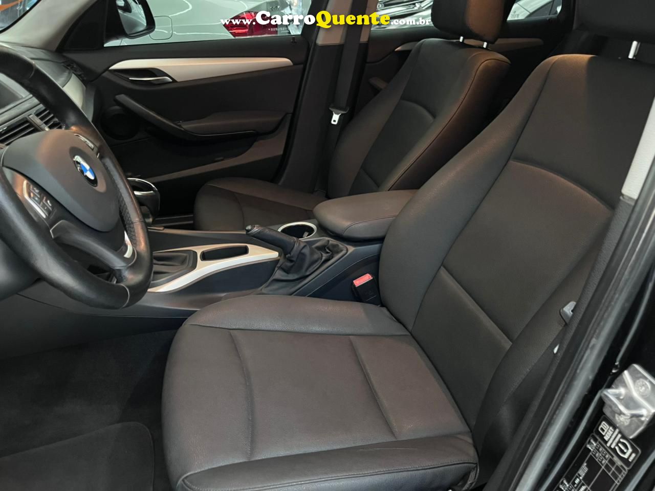 BMW   BMW X1 SDRIVE1 8I VL 31   PRETO 2013 2.0 GASOLINA - Loja