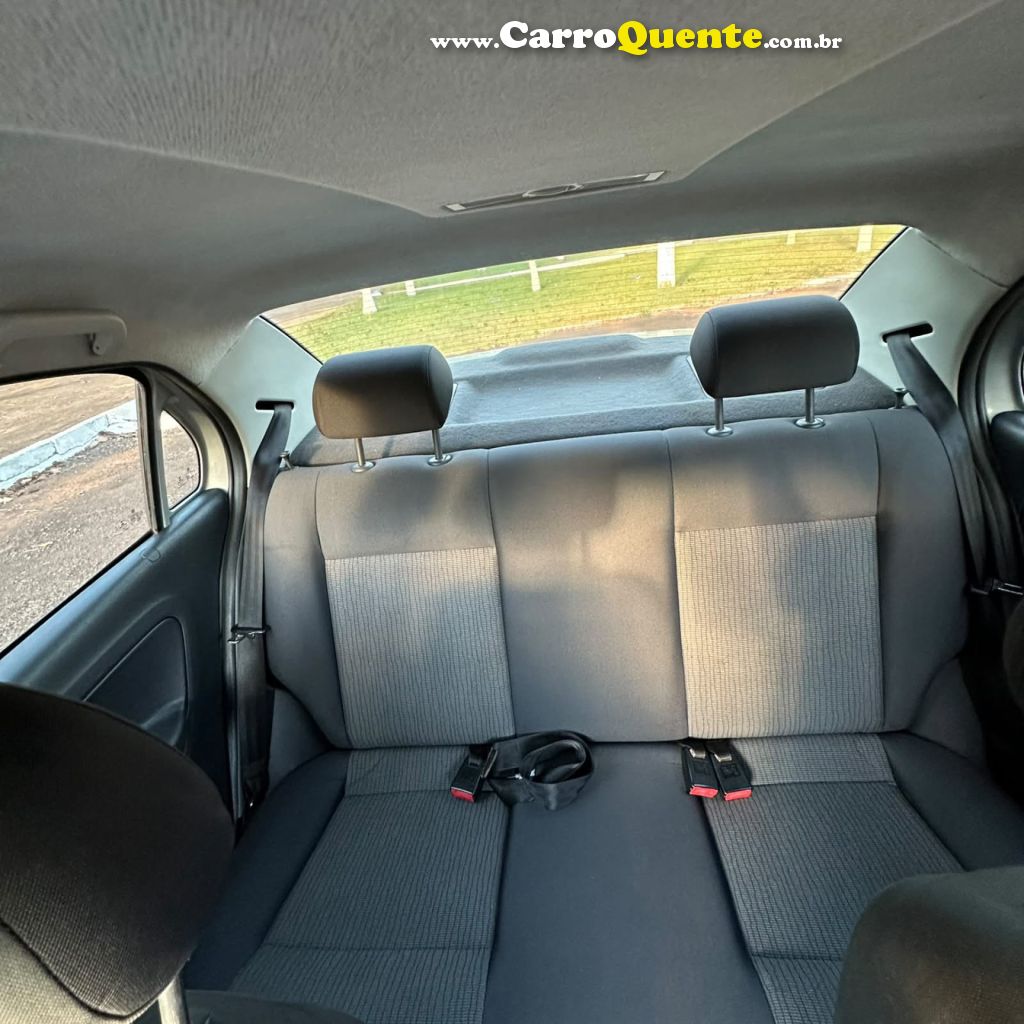VOLKSWAGEN   VOYAGE  TRENDLINE 1.0 T.FLEX 8V 4P   PRATA 2014 1.0 FLEX - Loja