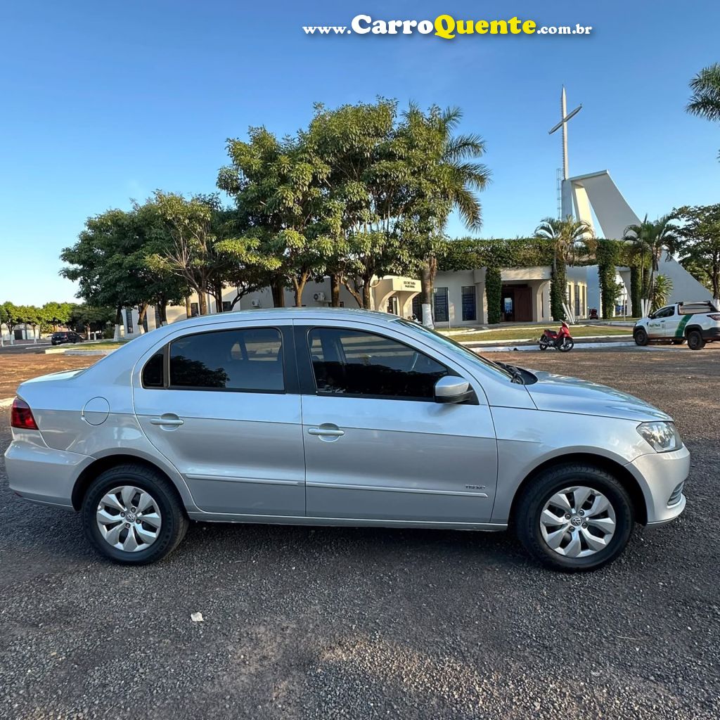 VOLKSWAGEN   VOYAGE  TRENDLINE 1.0 T.FLEX 8V 4P   PRATA 2014 1.0 FLEX - Loja