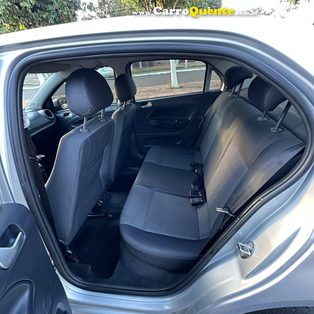 VOLKSWAGEN   VOYAGE  TRENDLINE 1.0 T.FLEX 8V 4P   PRATA 2014 1.0 FLEX - Loja