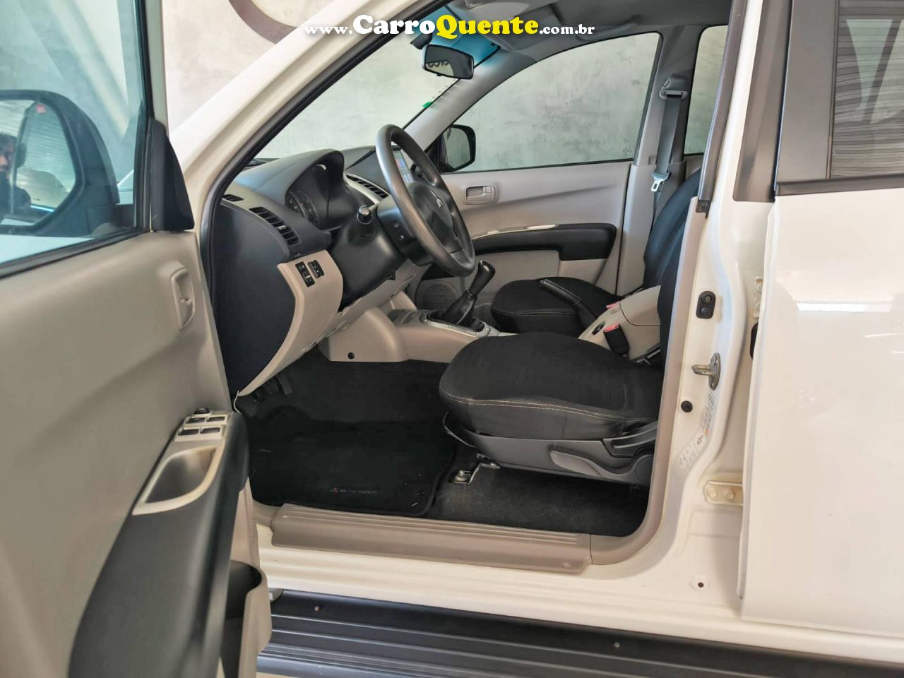 MITSUBISHI L200 TRITON 2.4 HLS 4X2 CD 16V 2014/2014 - Loja