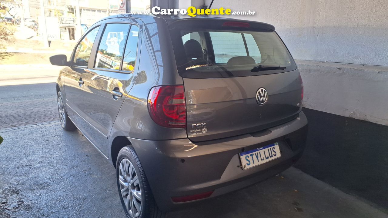 VOLKSWAGEN   FOX 1.6 MI TOTAL FLEX 8V 5P   CINZA 2013 1.6 FLEX - Loja