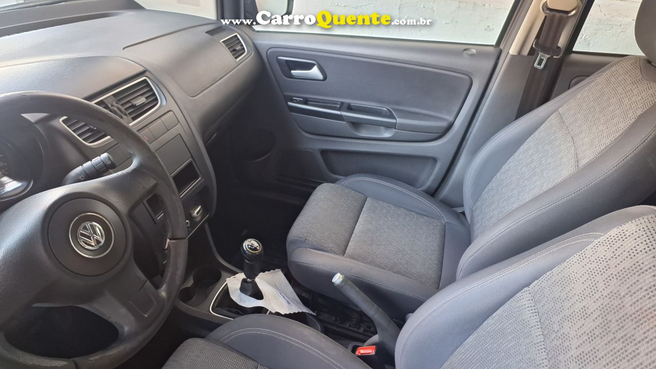 VOLKSWAGEN   FOX 1.6 MI TOTAL FLEX 8V 5P   CINZA 2013 1.6 FLEX - Loja